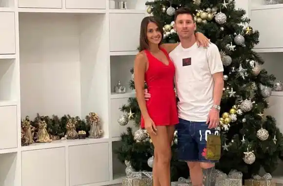 A todo ritmo: Messi y Anto Rocuzzo pasaron Navidad en Rosario a puro baile