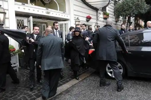 Cristina pidió al papa que colabore para lograr el "diálogo por las Malvinas"