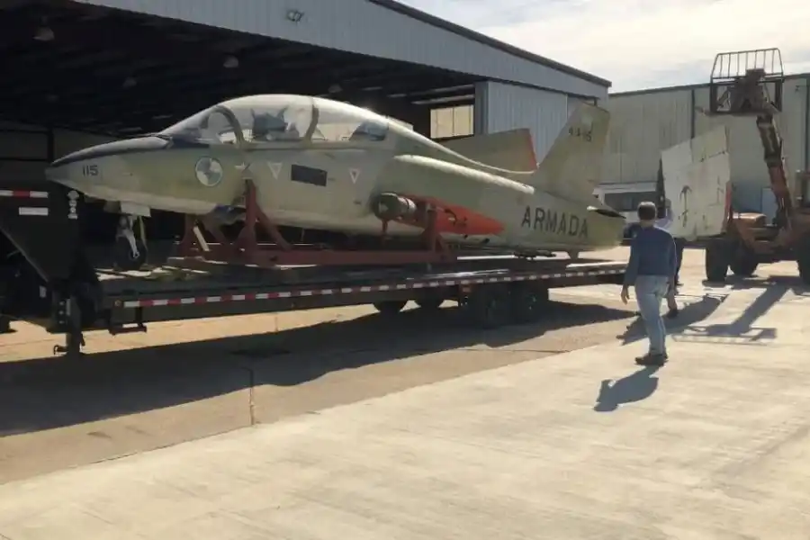 El avión Malvinero de Owen Crippa, cada vez más cerca de volver a Argentina