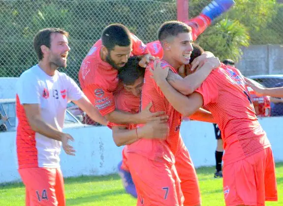Mataderos llevaba siete años sin ganar en el debut