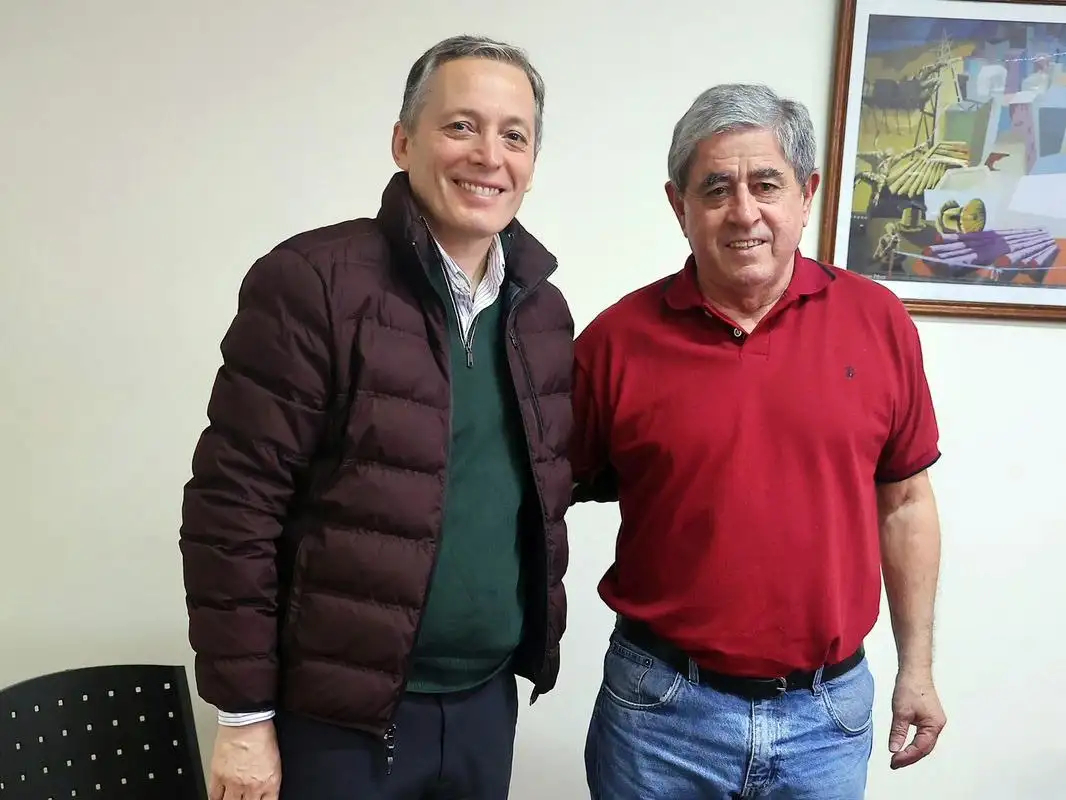 Encuentro. Gray con el titular de la Usina, César Arrieta