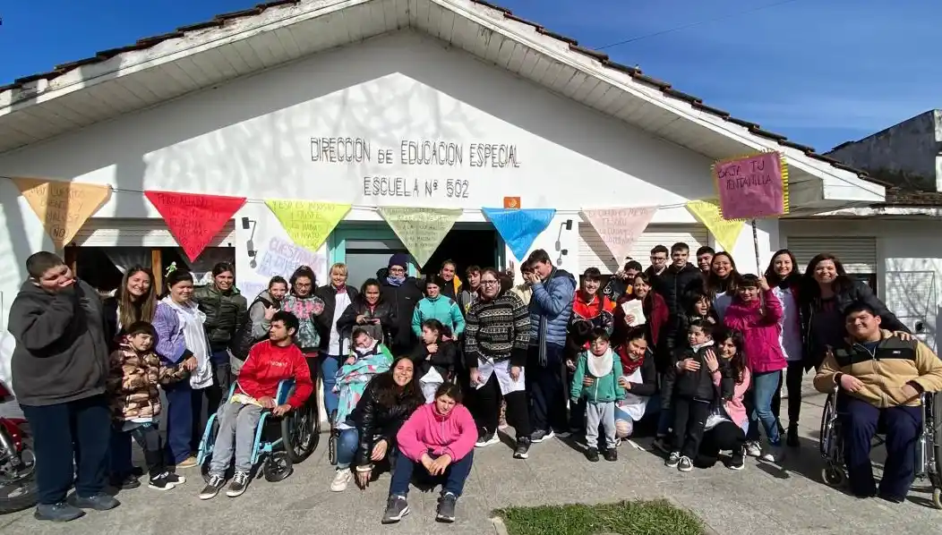 La comunidad educativa de la Escuela Especial Nº 502, que funciona en calle 67 Nº 1461