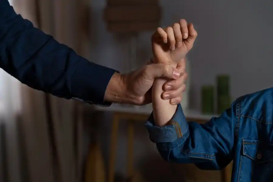 Un rafaelino abusó sexualmente a su hija e hijastra en reiteradas ocasiones cuando el resto dormía: lo condenaron a 20 años