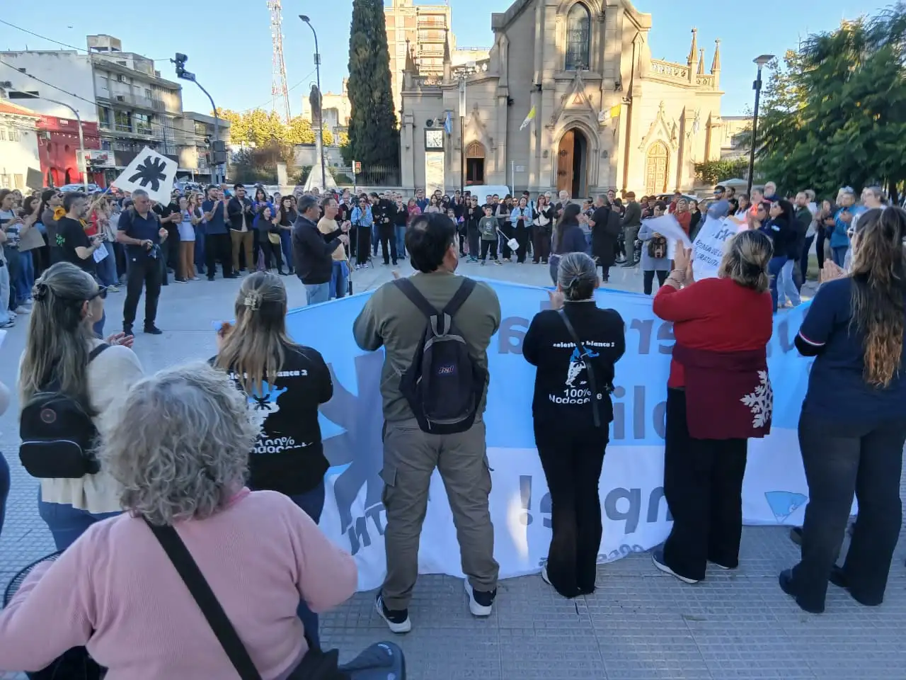 La movilización culminó con una concentración en Belgrano y 25 de Mayo. Foto: Gentileza Adelqui Bottazzi