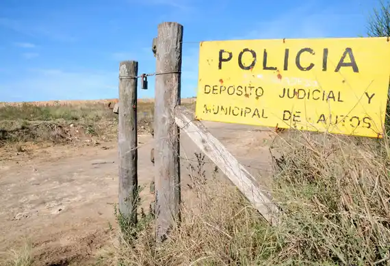 Fue a retirar el auto al depósito de Cerro Leones y se encontró con que le habían robado
