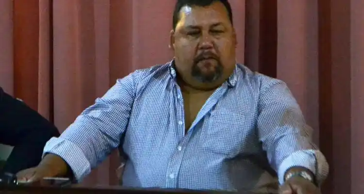 Denuncian por abuso sexual a Fernando Espíndola, concejal y sindicalista de Camioneros