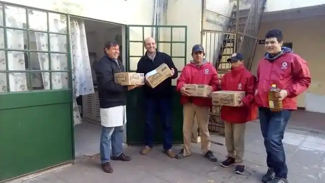 Cruz Roja entregó donaciones

