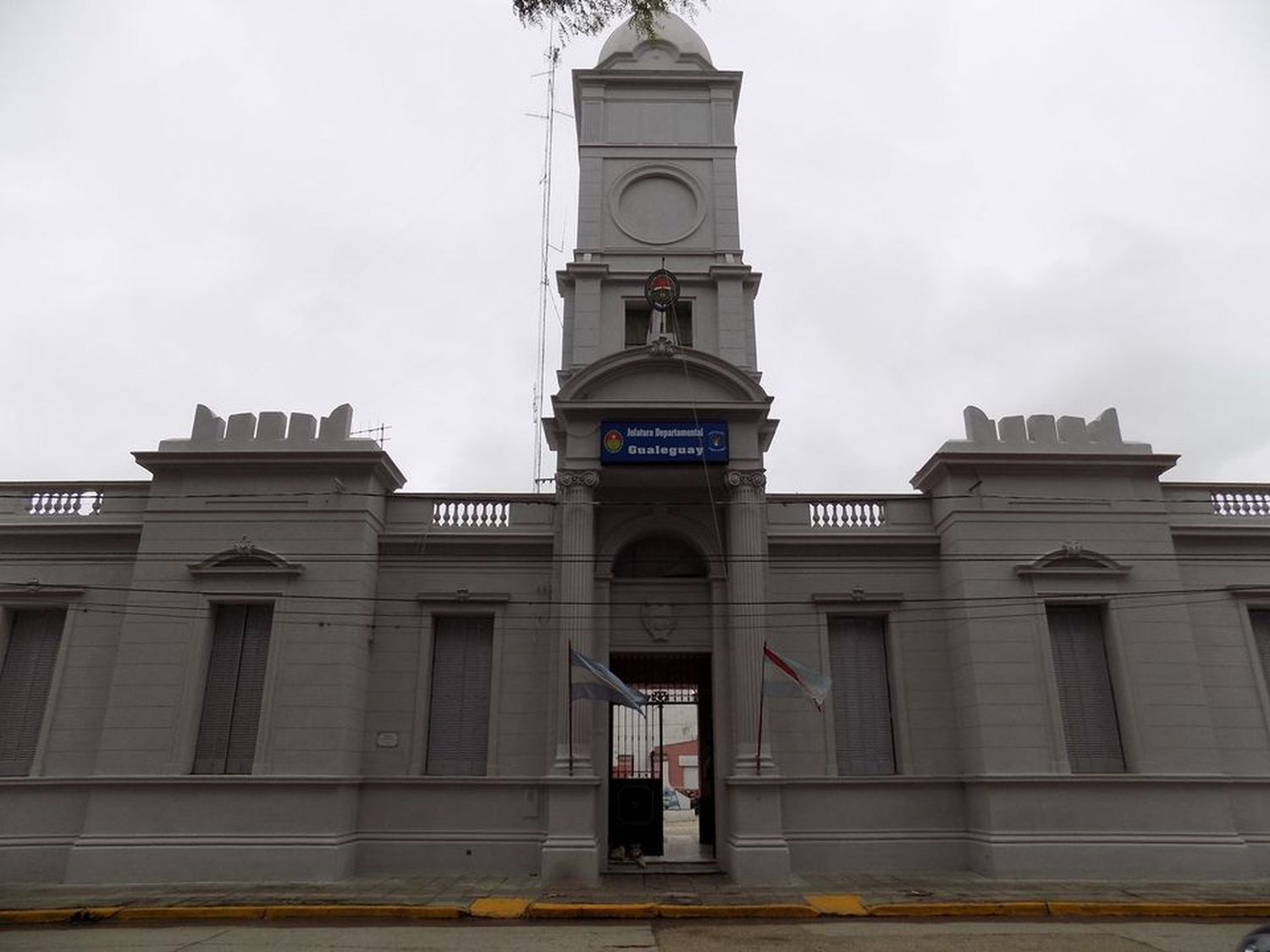 Un detenido por desobediencia judicial