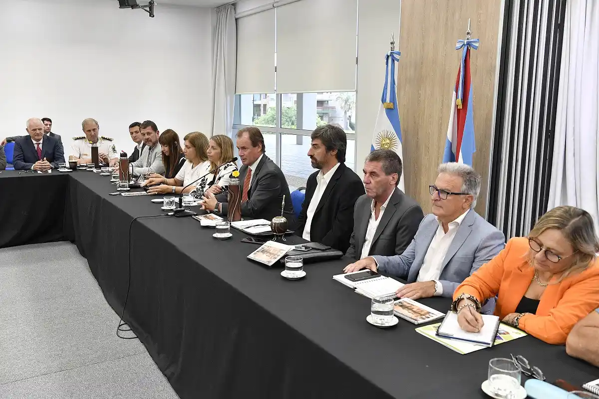 Reunión de Gabinete: Abordaron obras escolares y acciones contra el dengue 