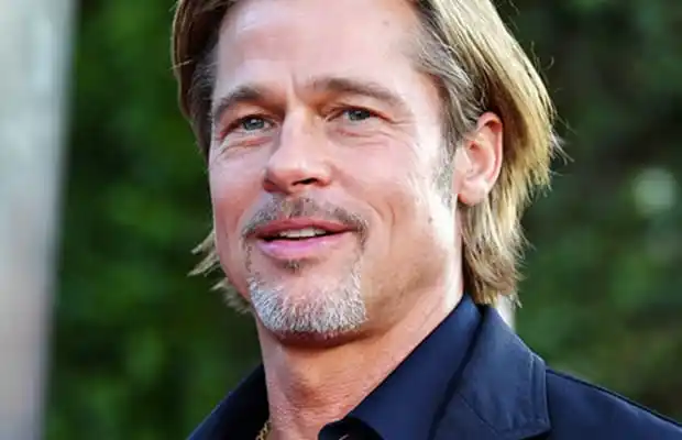 Le piden autógrafos: Obrero de la construcción es furor por su gran parecido a Brad Pitt