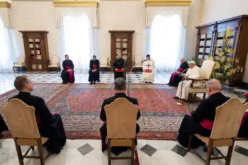 Por una «ciática dolorosa» el Papa no oficiará las principales liturgias de fin de año