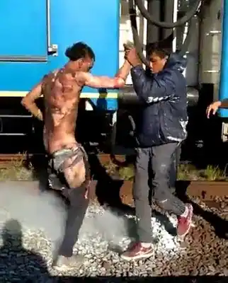 Murió uno de los jóvenes que recibió una descarga eléctrica en el tren Roca