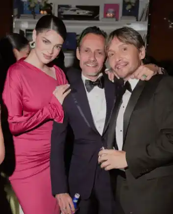 Marc Anthony, junto a su mujer, la modelo Nadia Ferreira. El ex de Jennifer Lopez fue uno de los invitados célebres en el cumpleaños de David Beckham