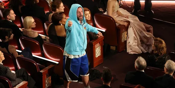 El llamativo look de Adam Sandler en los premios Oscar: "Nadie estaba pensando en lo que llevaba puesto"