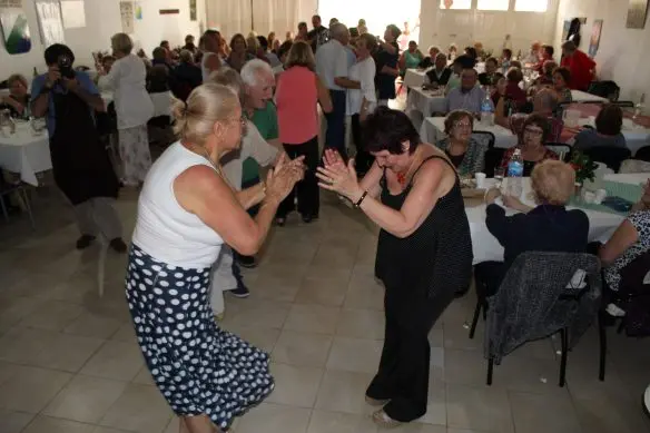 Concurrido almuerzo Abruzzes