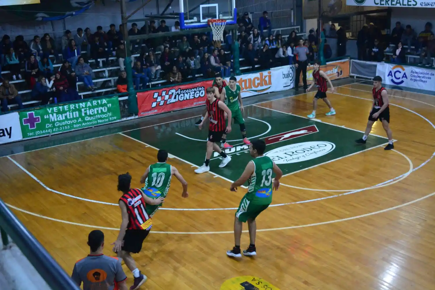 Tras ganarle a Central Entrerriano, el Verde de calle Centenario también dió cuenta de Racing de Gualeguaychú. Los dirigidos por Joaquín Etcheverri ahora jugará de visitante ante el rojinegro gualeguaychense.