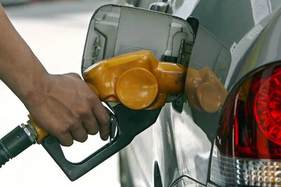 Massa acordó con petroleras el ingreso de los combustibles al programa "Precios Justos"