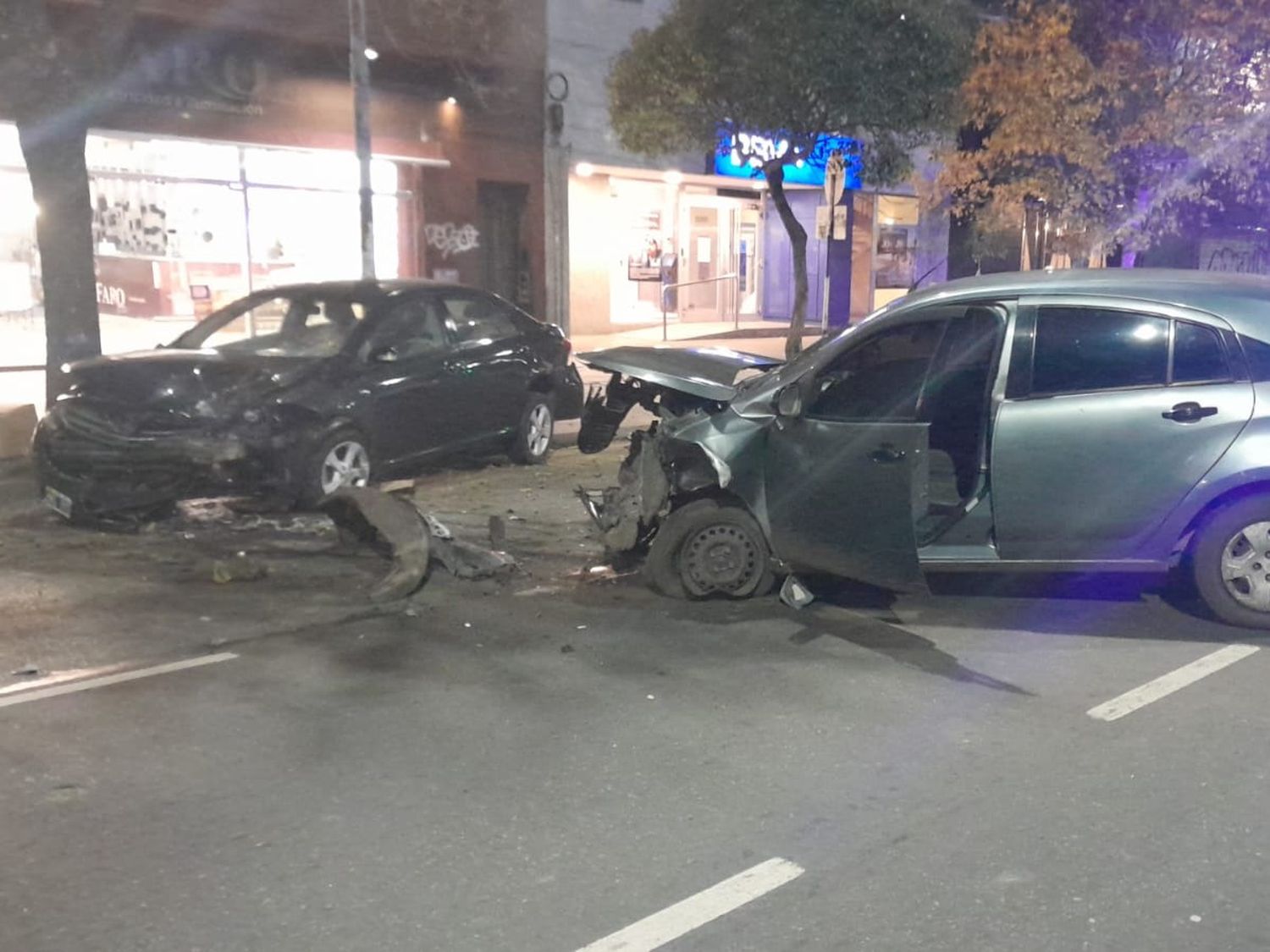 El accidente ocurrió en avenida Independencia entre Alberti y Rawson.