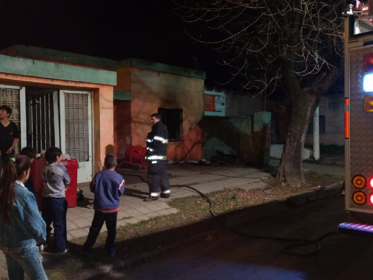 Dormía con su bebé cuando la casa se incendió, pero pudo salir a tiempo 