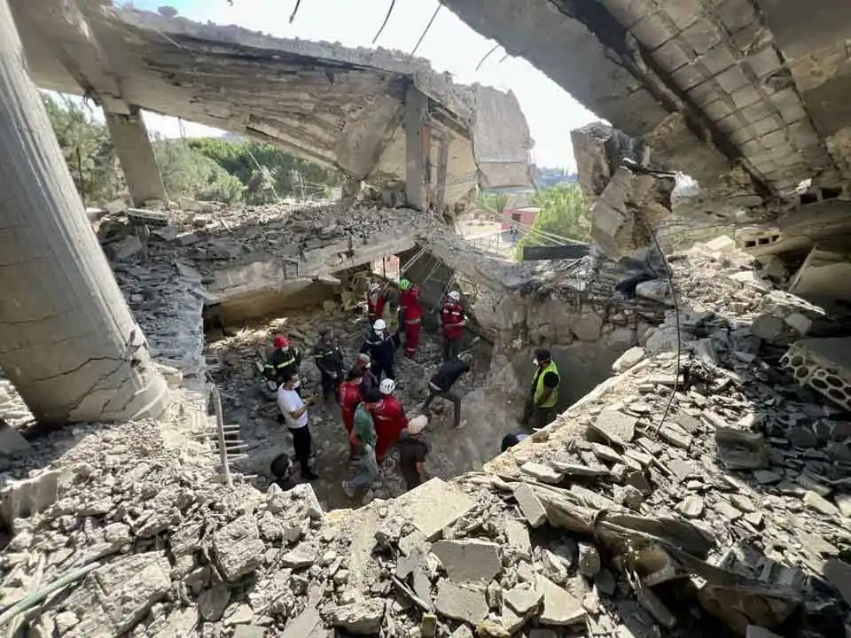 Los presidentes de Irán y Francia debatieron cómo poner fin al conflicto entre Hezbollah e Israel