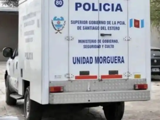 Cortaba leña y encontró a un amigo ahorcado en un árbol