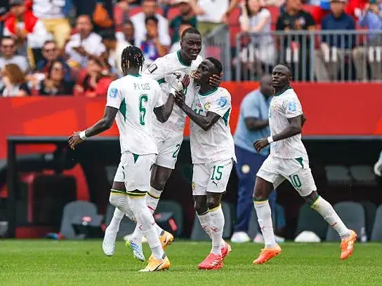Senegal goleó a Irak y sueña con la clasificación