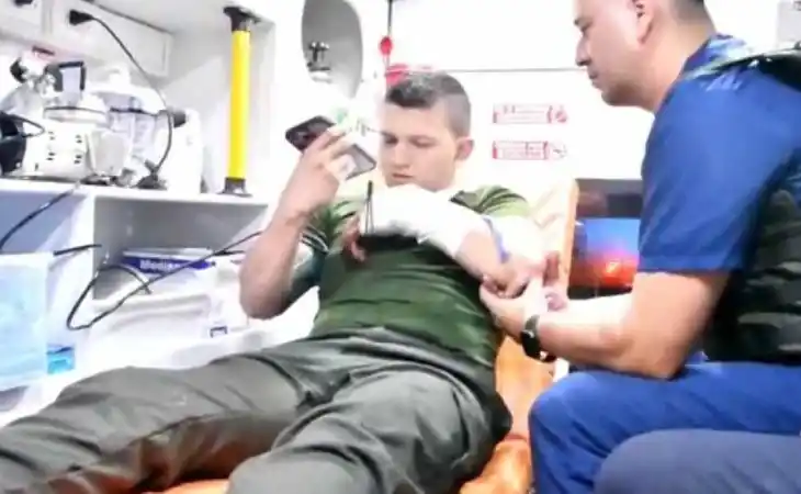 Un soldado herido, tras otro ataque del ELN. 