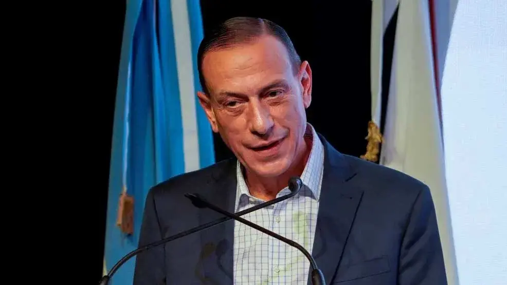 Arrieta apuntó contra Milei por el paso de Flávio Bolsonaro por la Argentina: "Cómplices e irresponsables"