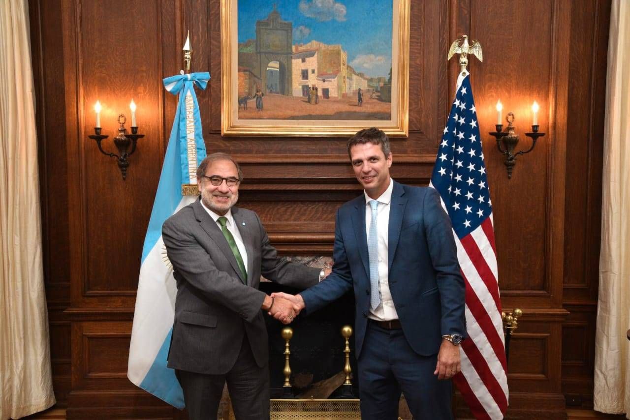 La exportación de cítricos dulces como tema central en el encuentro de Cresto con el embajador en Estados Unidos