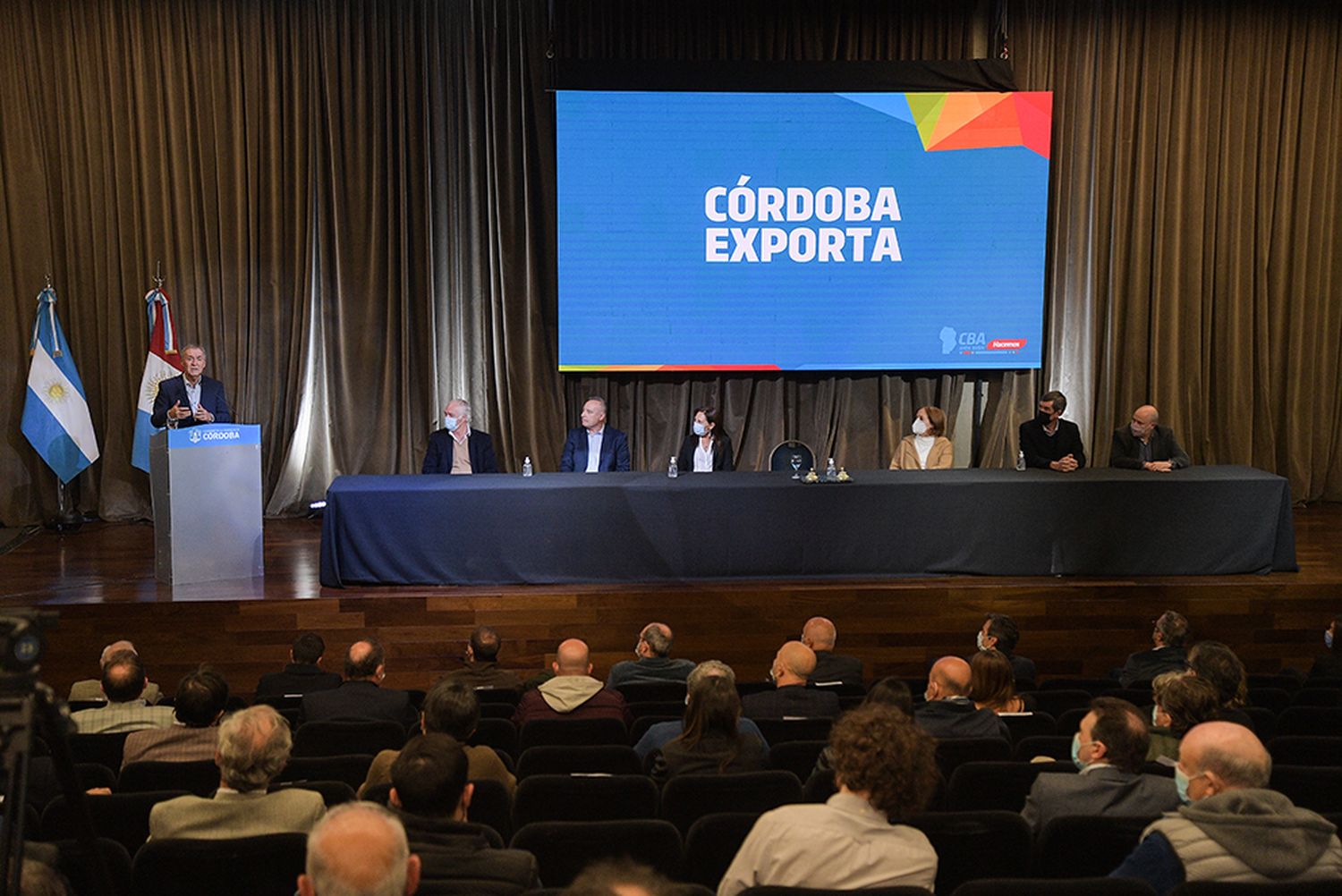 Córdoba: Schiaretti otorgará incentivos a las exportaciones de pymes provinciales