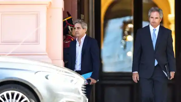 Volantazo del Gobierno de Milei: intervendrá directamente en el precio del dólar antes de las elecciones bonaerenses