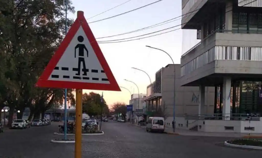 Licitan carteles de señalización vertical