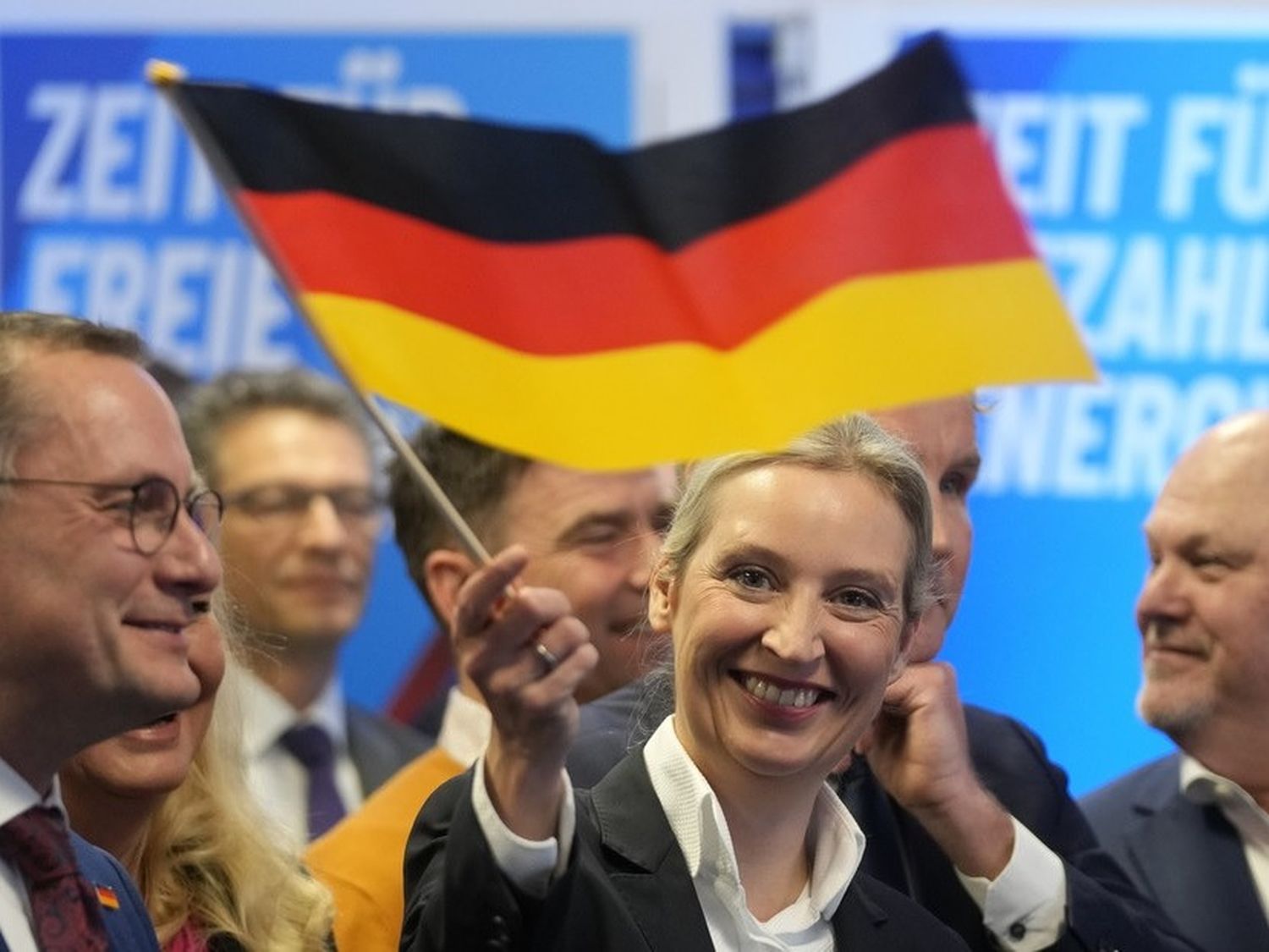 El partido AfD fue clasificado de extrema derecha por los servicios de inteligencia