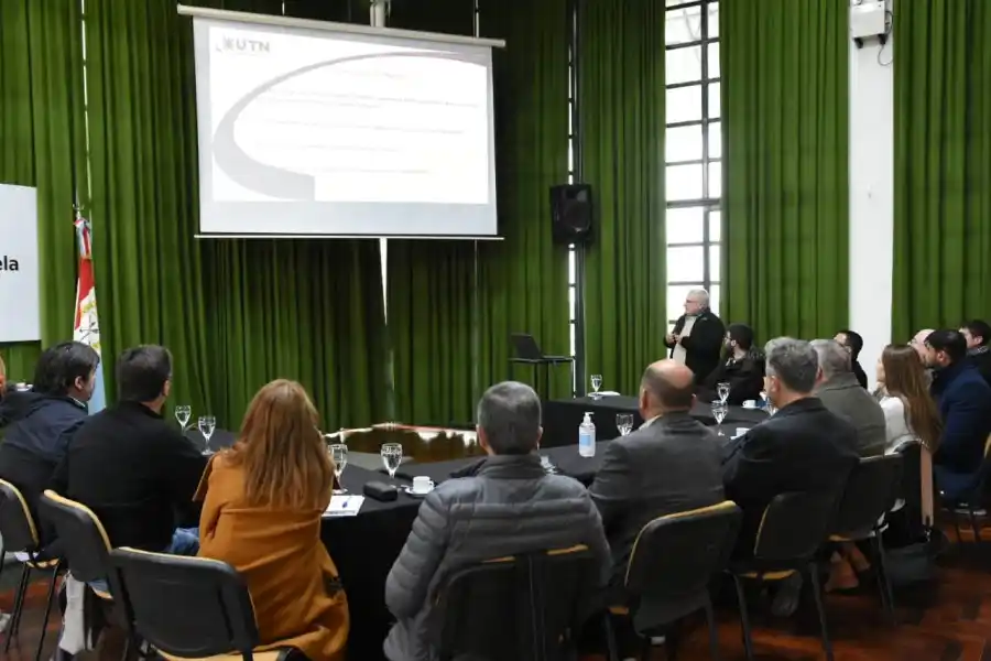 UTN presentó el informe sobre la intervención vial de avenida Italia: El 65% está a favor del sentido único