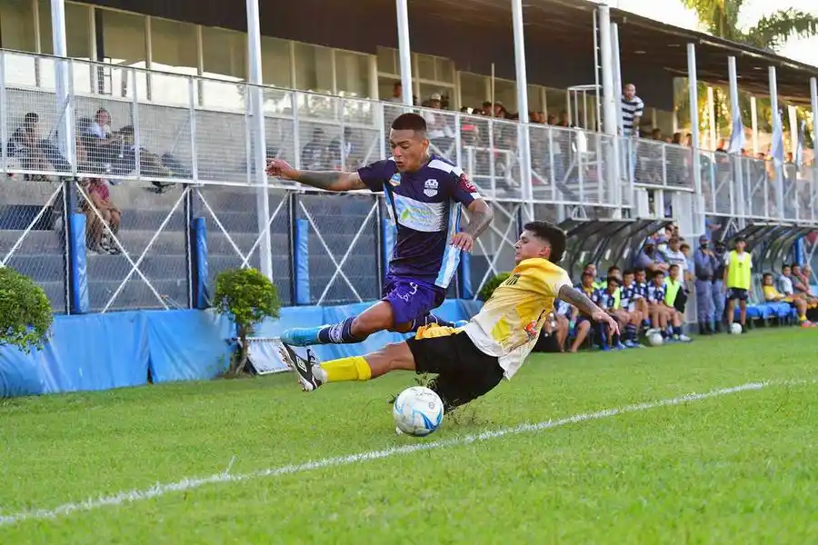 1.º de Mayo, Sol de América
y San Martín son los líderes