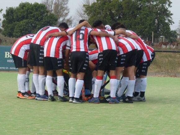 9 de Julio de Rafaela ganó sus dos partidos y lidera el Dos Provincias B de Caballeros
