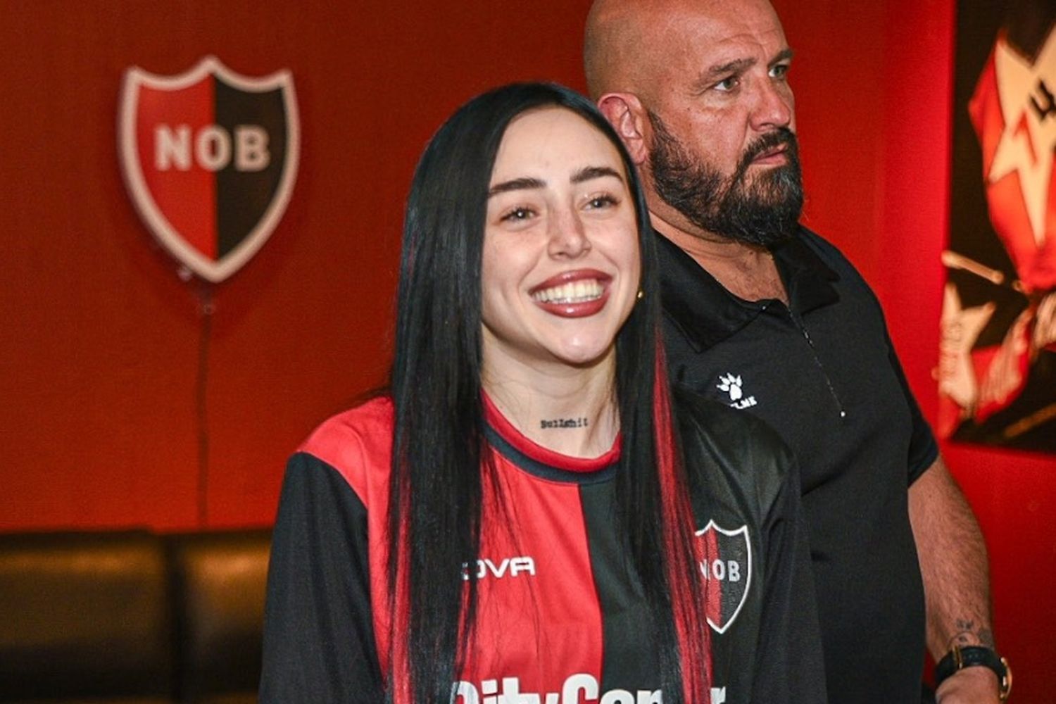 Nicki Nicole visitó el Coloso para ver a Newell’s junto a Peso Pluma