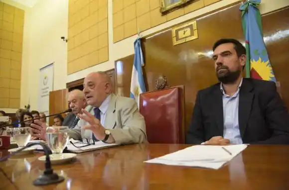 Arroyo promulgó la ordenanza que declara la "Emergencia Educativa"