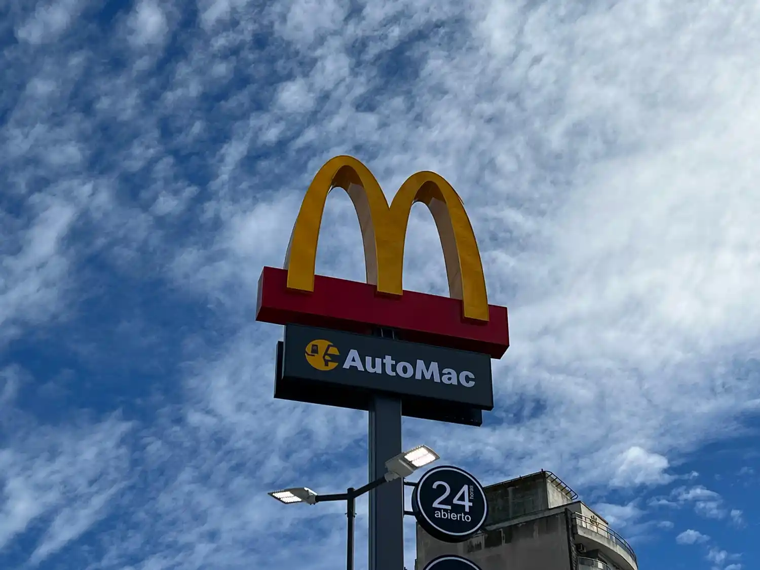 McDonald’s presenta la nueva McCrispy Chicken Legend y revive un sabor clásico