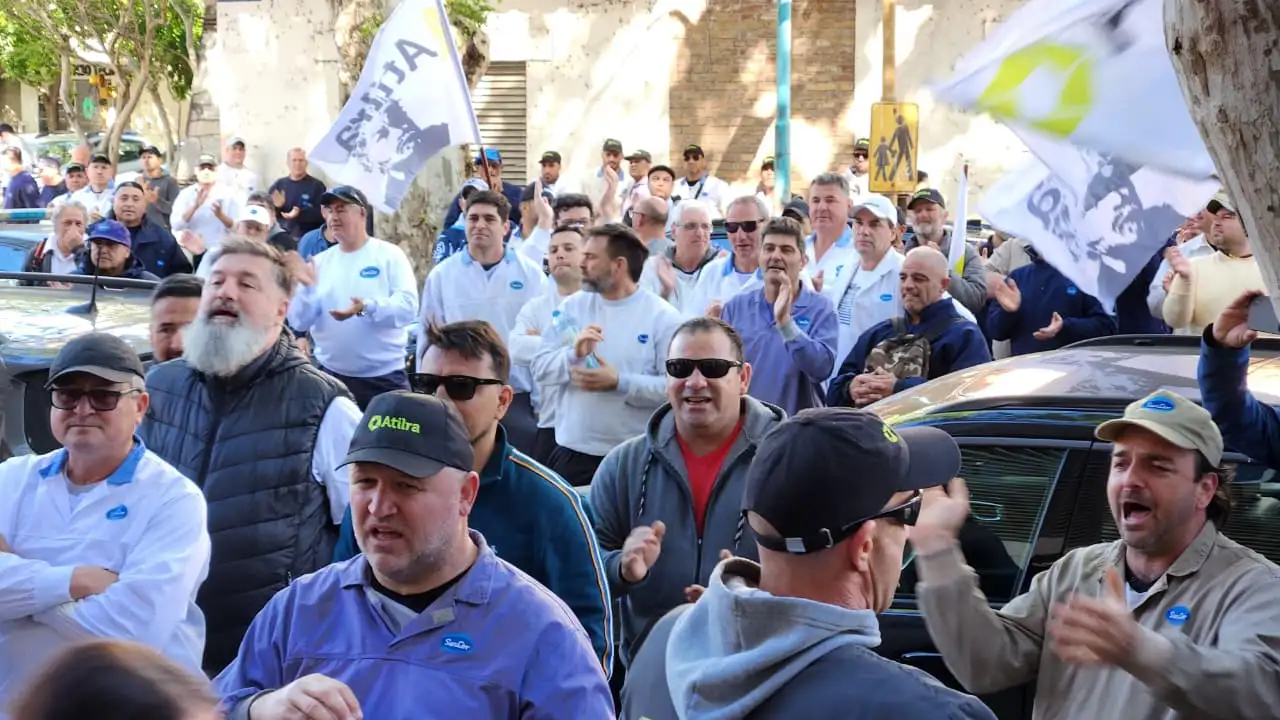 Más de 500 trabajadores de ATILRA de todo el país se manifestaron frente a Tribunales - 6