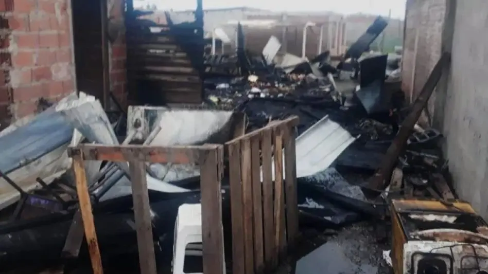 Se incendió una casa en Batán: Tres mujeres debieron ser hospitalizadas