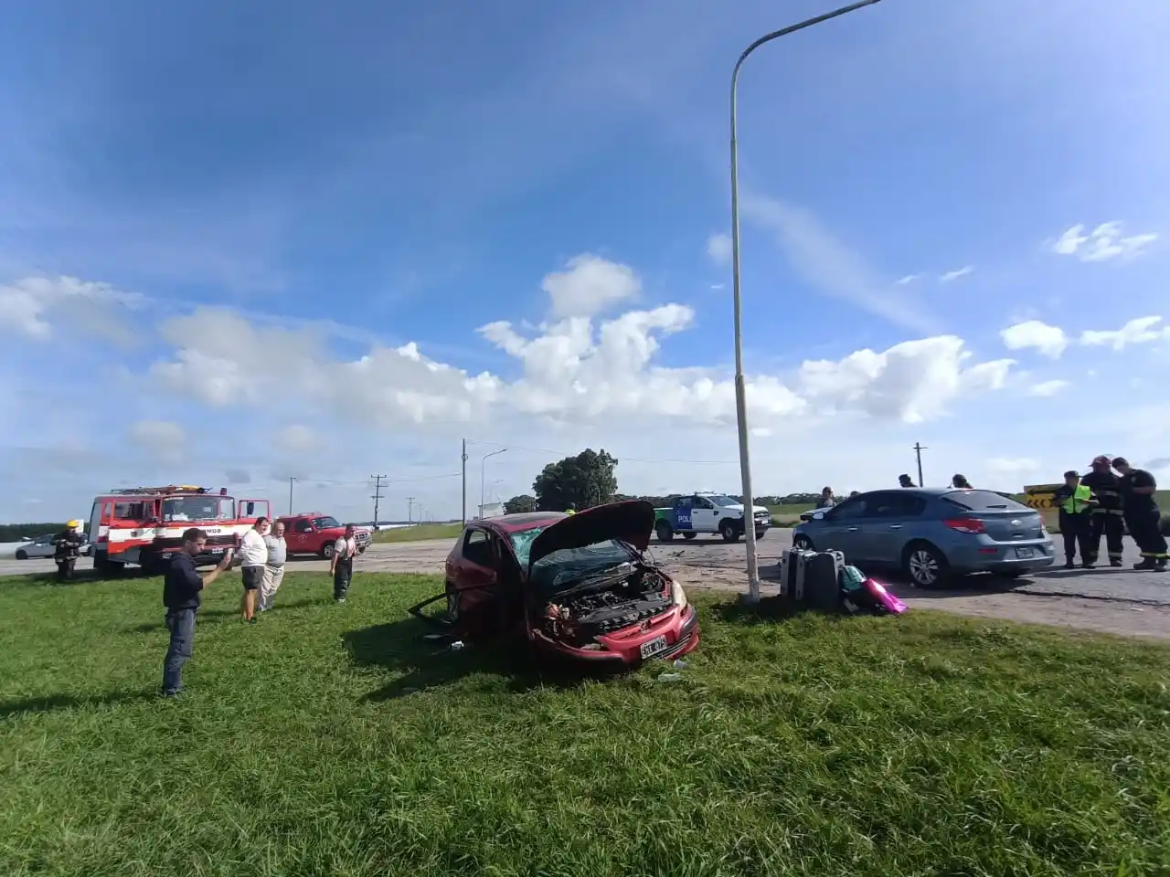 En otro accidente en el acceso a Gardey, un joven sufrió heridas graves tras chocar dos vehículos