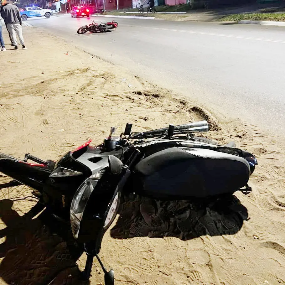 Choque entre dos motos dejó un motociclista hospitalizado