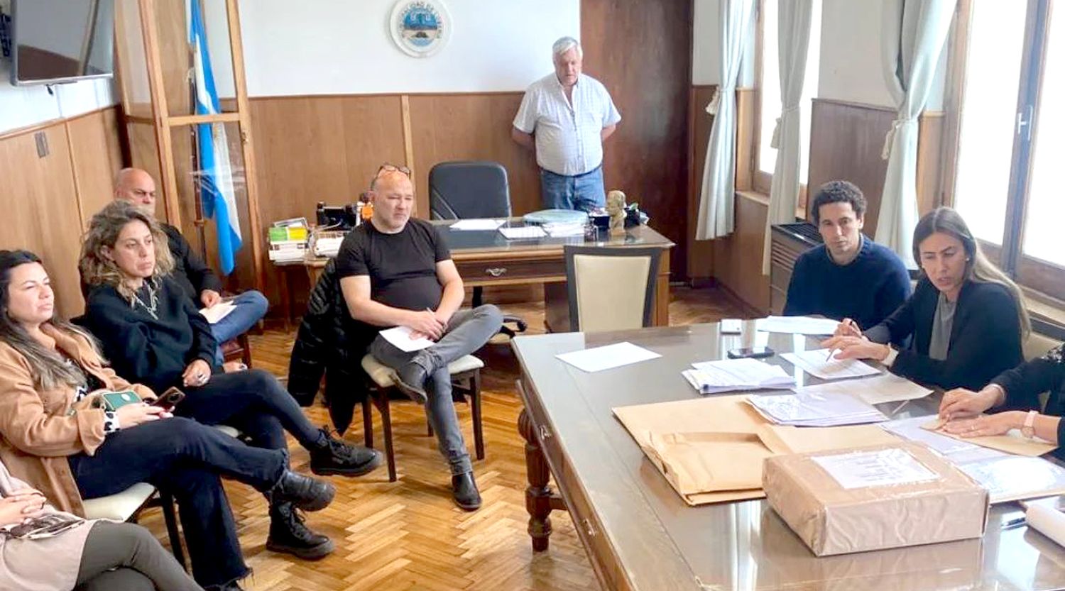 Oferentes. Estuvieron presentes en el acto de apertura de propuestas