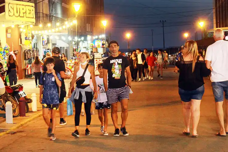 La máxima llegó a los 35° y sigue el calor