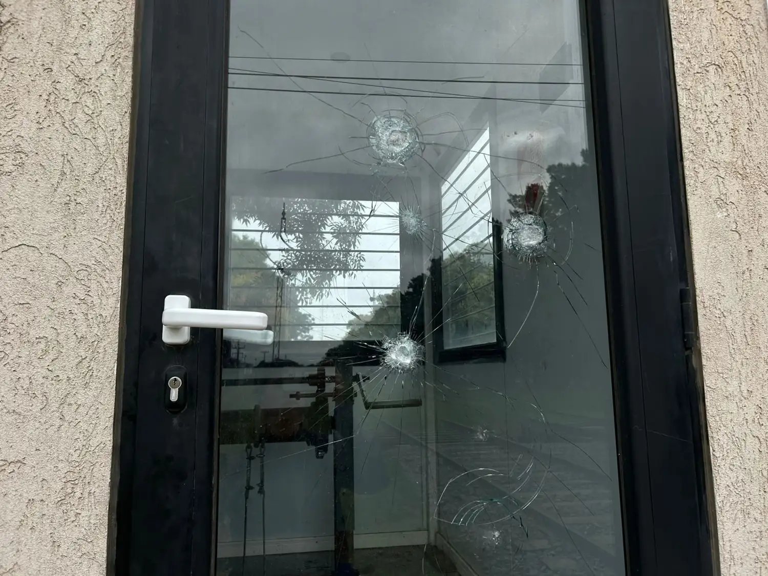 vandalizaron la cabina del paso a nivel 191