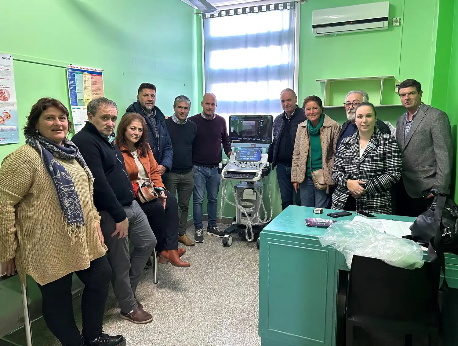 El intendente Gizzi y autoridades de la región hicieron entrega del equipo a directivos del Samco.