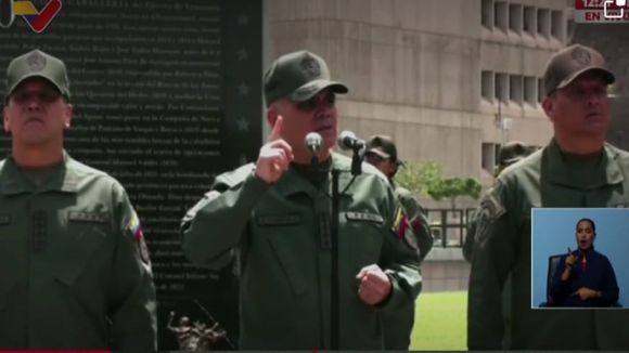 «Una agresión vil, grosera y aberrante»: Padrino López sobre migrantes presos en El Salvador