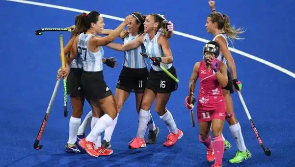 Las Leonas pegaron cuatro rugidos y golearon a Japón
