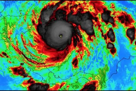 UN MONSTRUO MÁS FUERTE QUE ETA: huracán Iota llega al Caribe de Nicaragua con vientos y marejadas ciclónicas